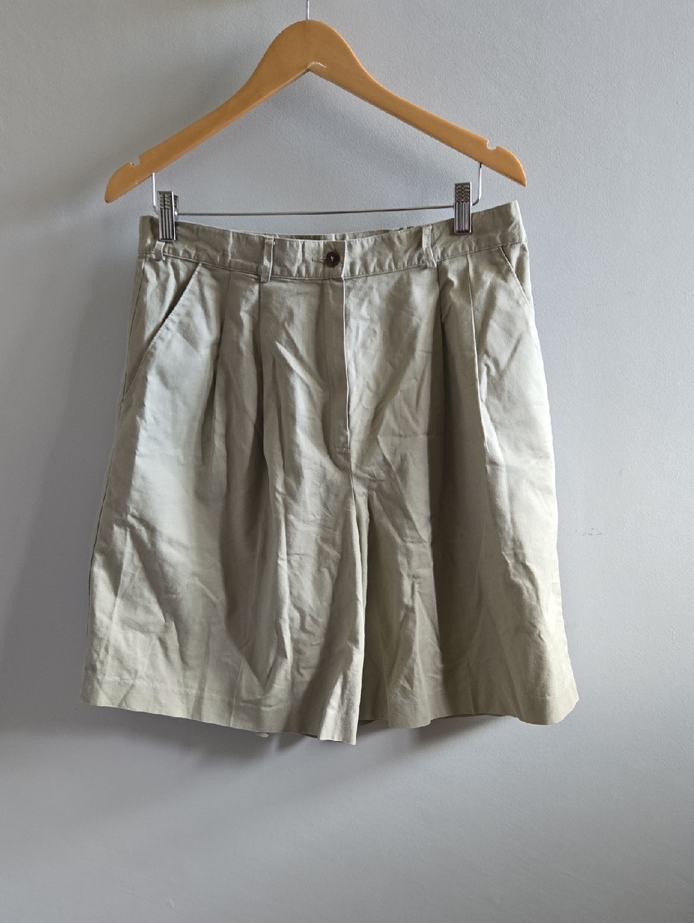 Vintage Bay Club 90s Pleated Women's High Waisted Beige Shorts
